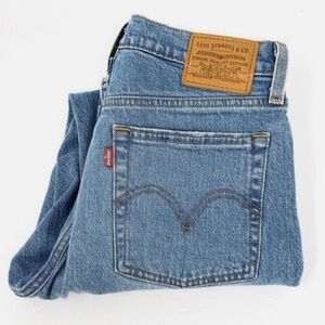 Levi’s Women’s Premium Wedgie Straight Jeans Size 28 Waist